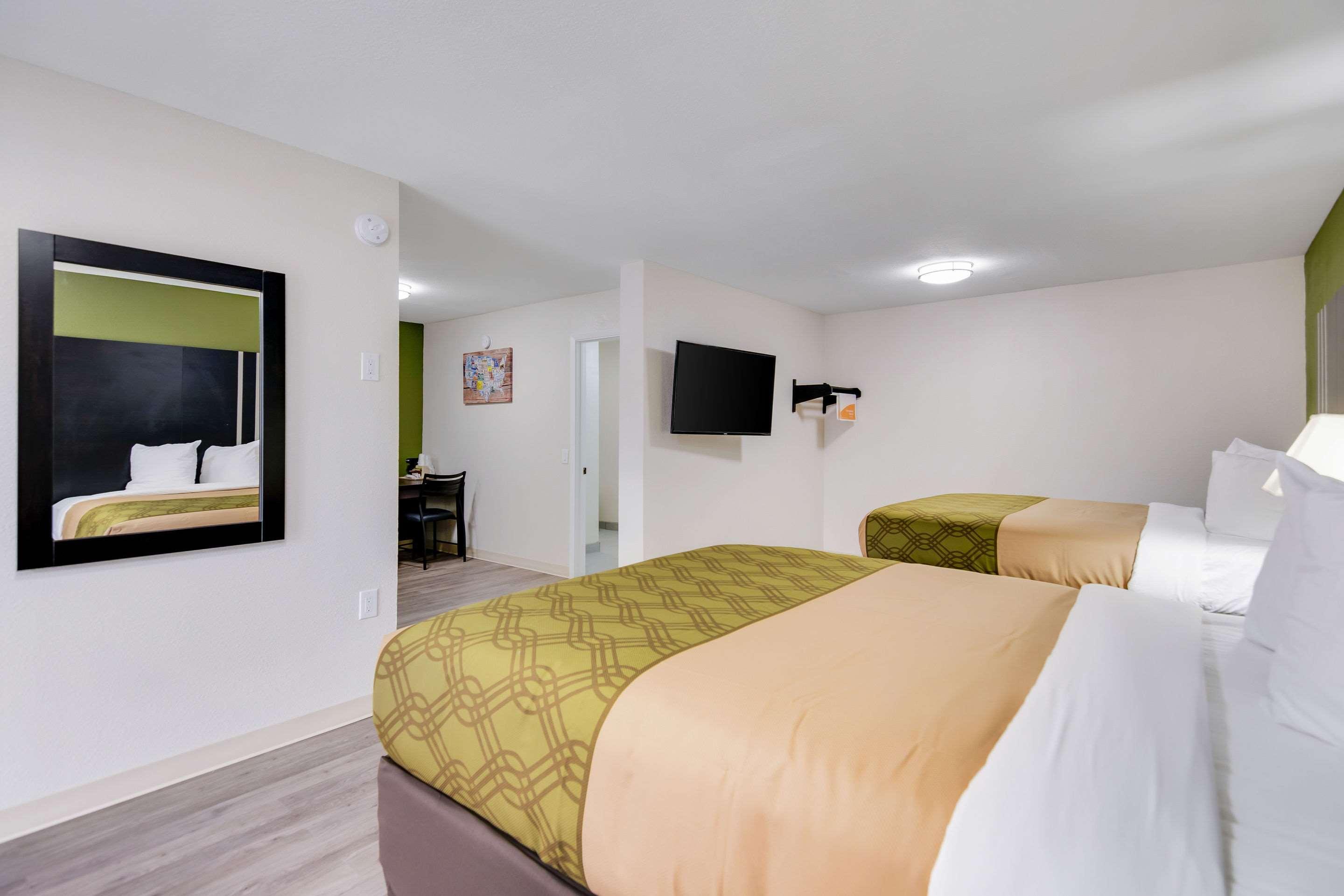 Super 8 By Wyndham Palestine Tx Ξενοδοχείο Εξωτερικό φωτογραφία
