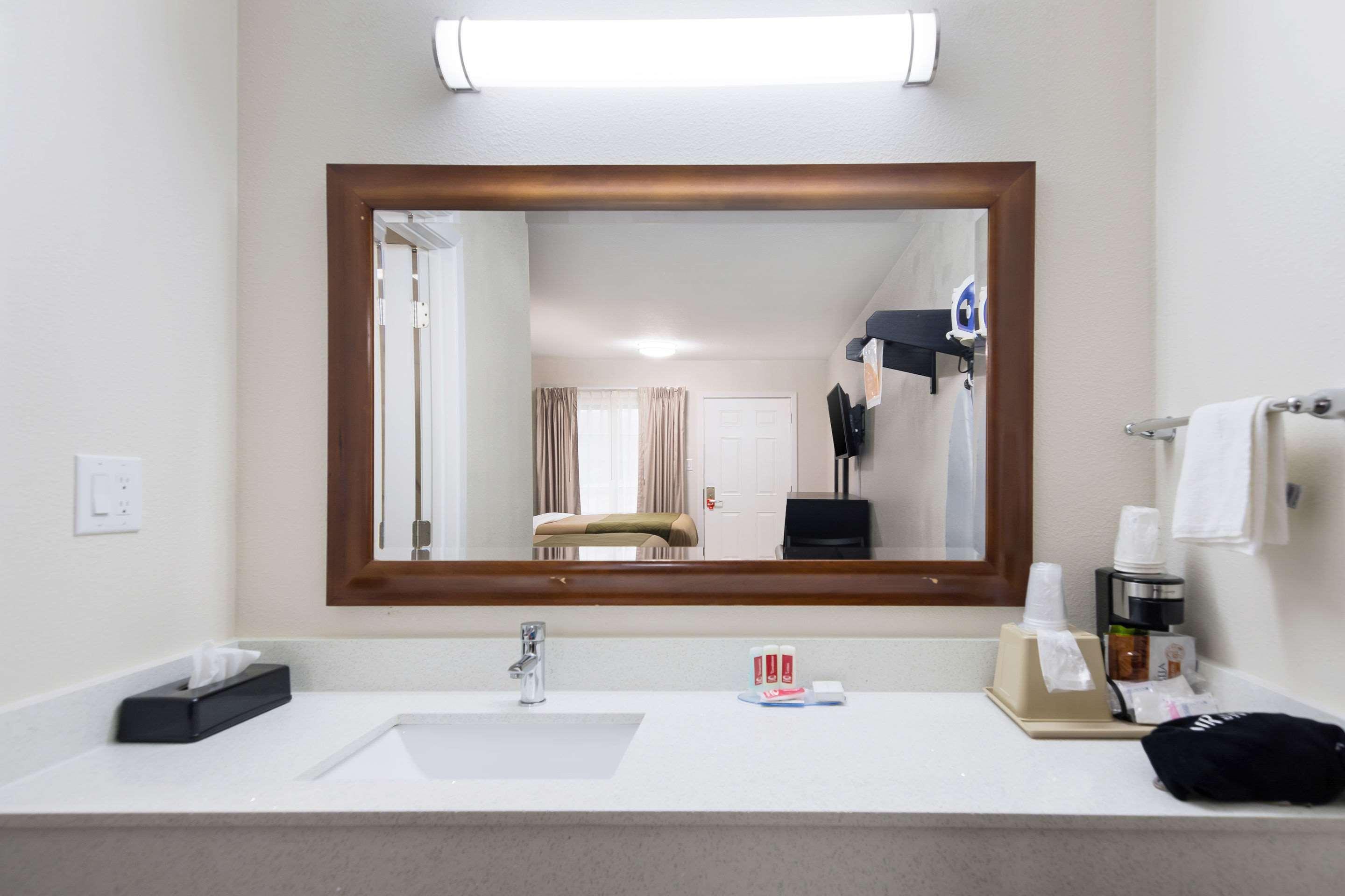 Super 8 By Wyndham Palestine Tx Ξενοδοχείο Εξωτερικό φωτογραφία
