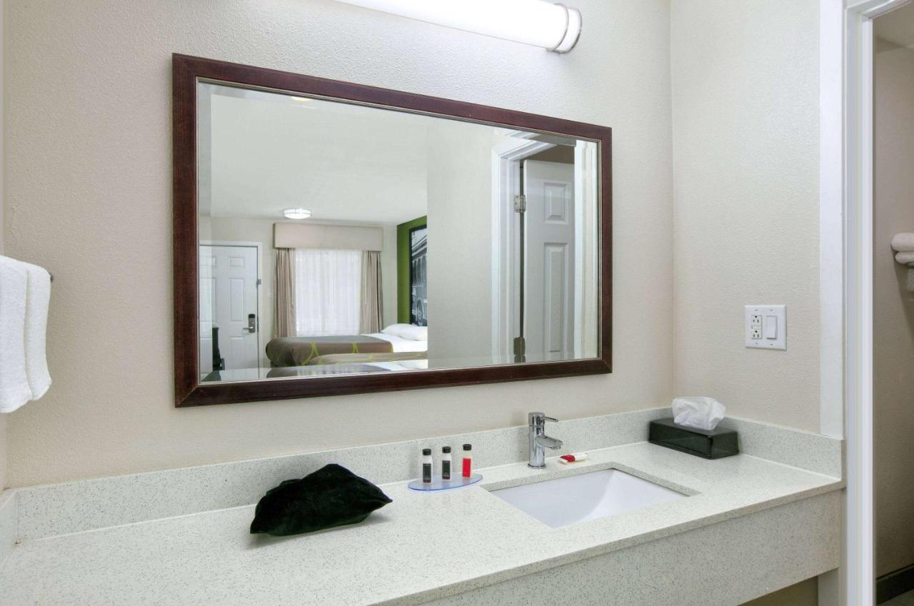 Super 8 By Wyndham Palestine Tx Ξενοδοχείο Εξωτερικό φωτογραφία