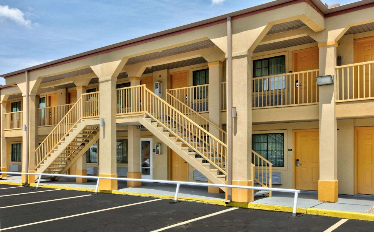 Super 8 By Wyndham Palestine Tx Ξενοδοχείο Εξωτερικό φωτογραφία
