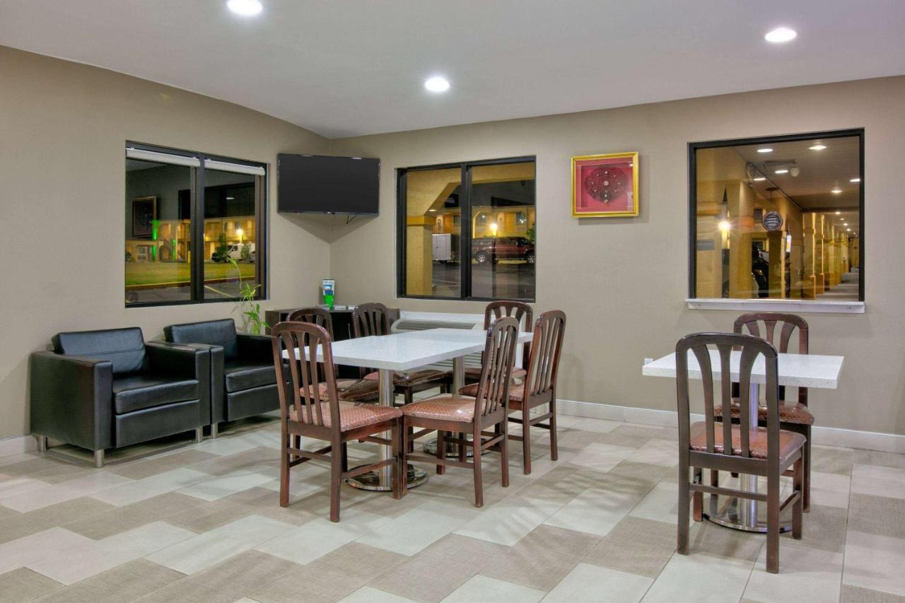 Super 8 By Wyndham Palestine Tx Ξενοδοχείο Εξωτερικό φωτογραφία