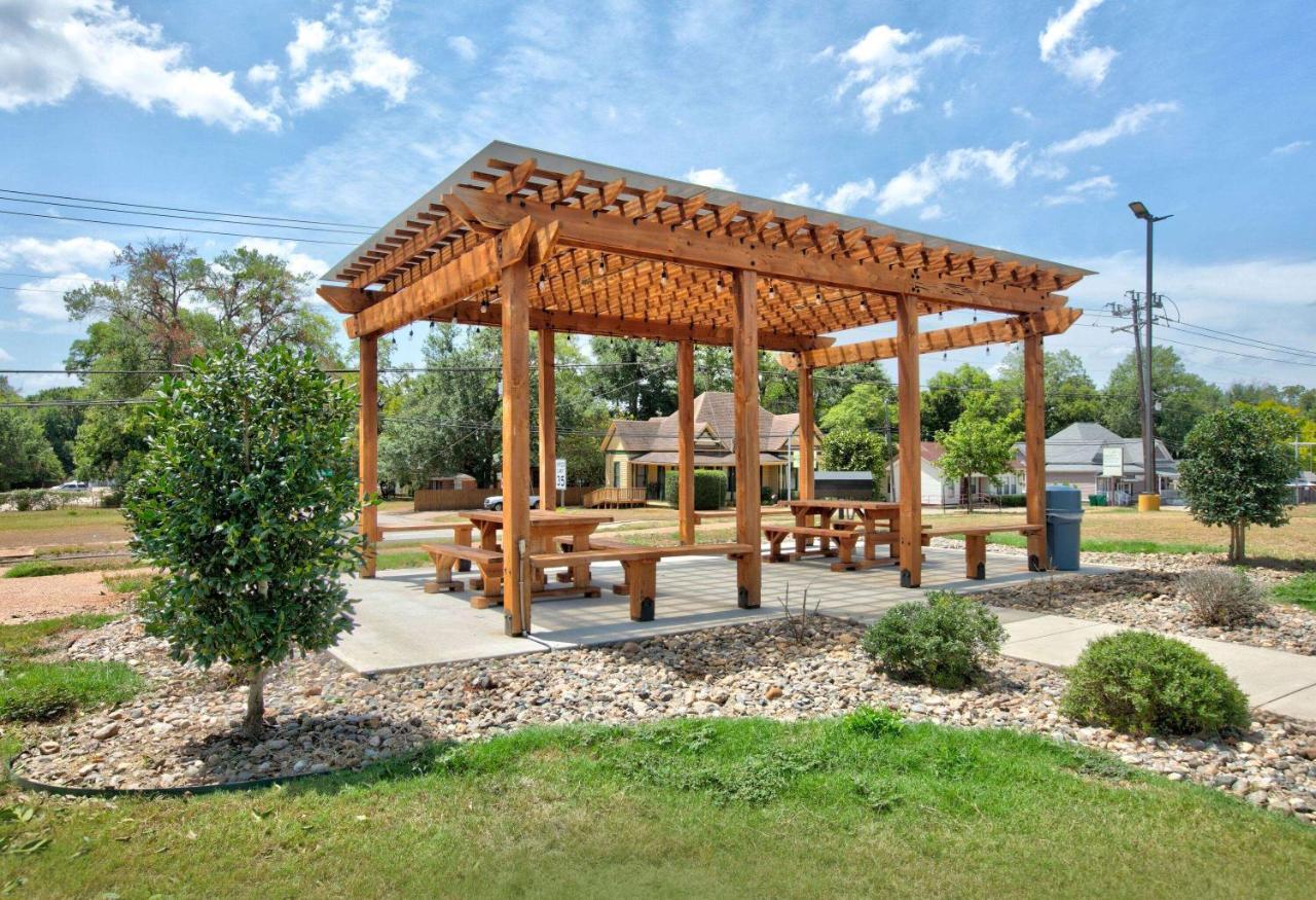 Super 8 By Wyndham Palestine Tx Ξενοδοχείο Εξωτερικό φωτογραφία