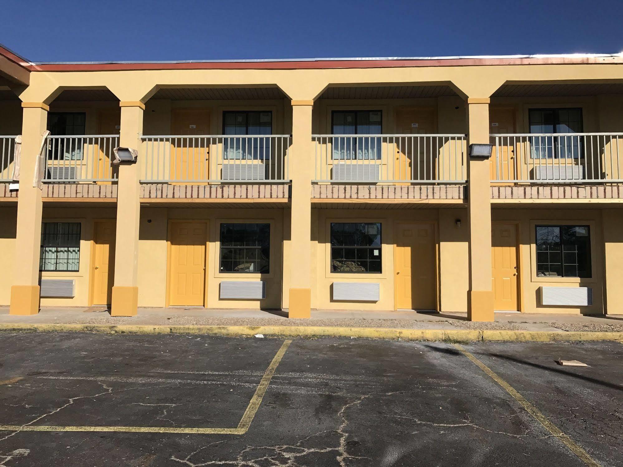 Super 8 By Wyndham Palestine Tx Ξενοδοχείο Εξωτερικό φωτογραφία